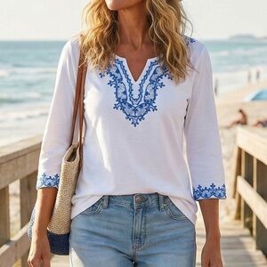 Appleseed’s Embroidered white Blue 3/4 Sleeve Cotton Spandex Tunic Top M